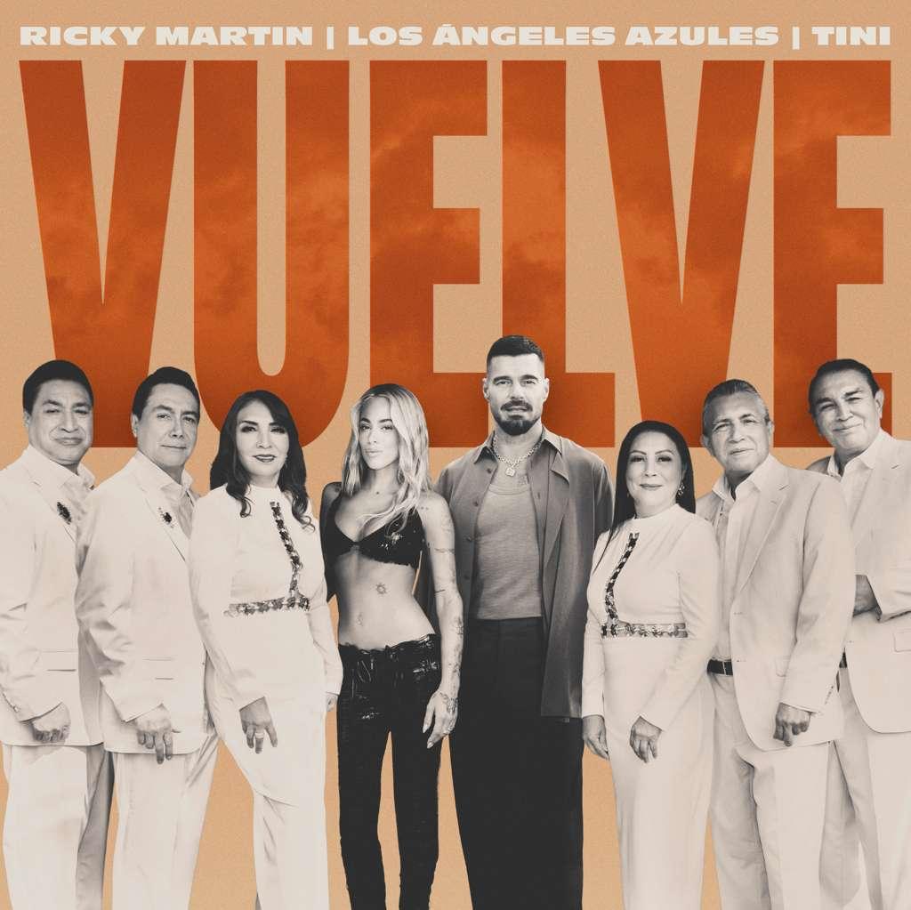 A group of people posing for a photo

Description automatically generated